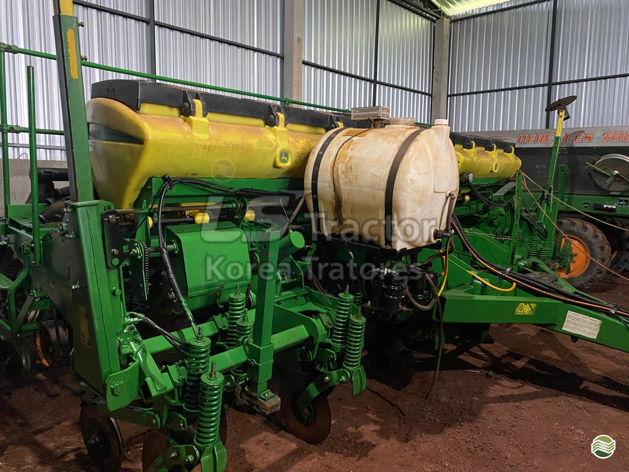 PLANTADEIRA JOHN DEERE PLANTADEIRAS 1113 Korea Tratores - Ls Tractor CHAPECO SANTA CATARINA SC
